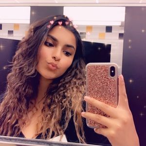 Meet your Posher, Lesly